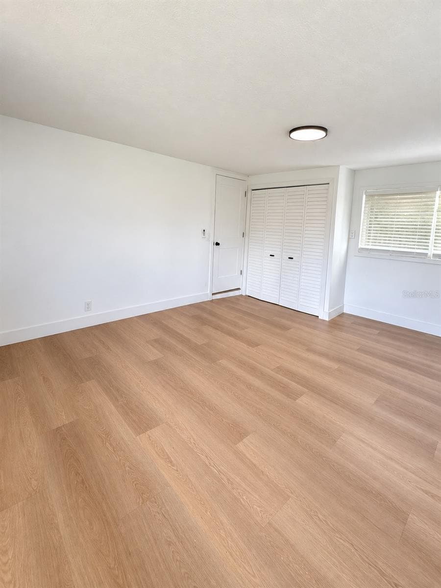 Single Family Residence at 517 HAMPTON AVE NE, ST PETERSBURG, photo 16 of 33