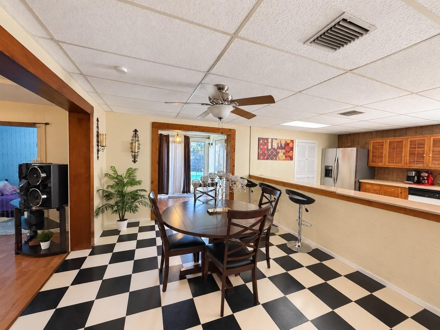 Single Family Residence at 7917 RIDEOUT RD, TAMPA, photo 4 of 22