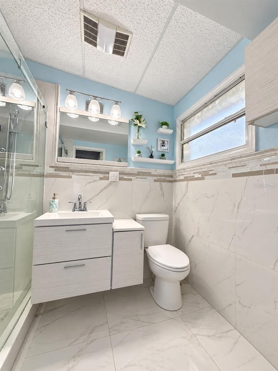 Single Family Residence at 7917 RIDEOUT RD, TAMPA, photo 14 of 22
