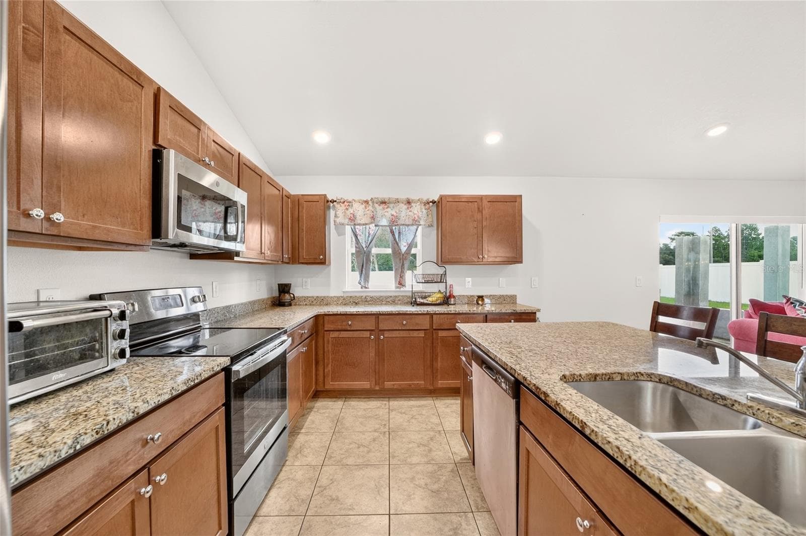 Wood Cabinets & Granite Countertops - 15211 SW 65TH TERRACE RD, OCALA