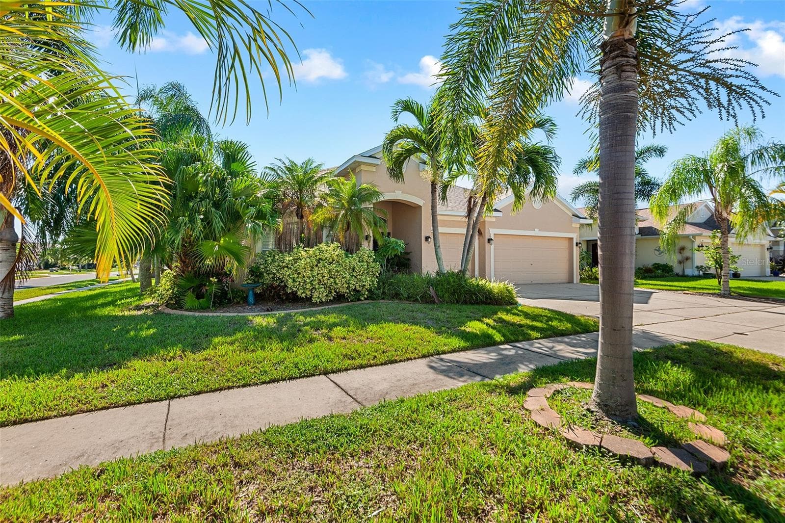 Single Family Residence at 443 YORK DALE DR, RUSKIN, photo 2 of 33