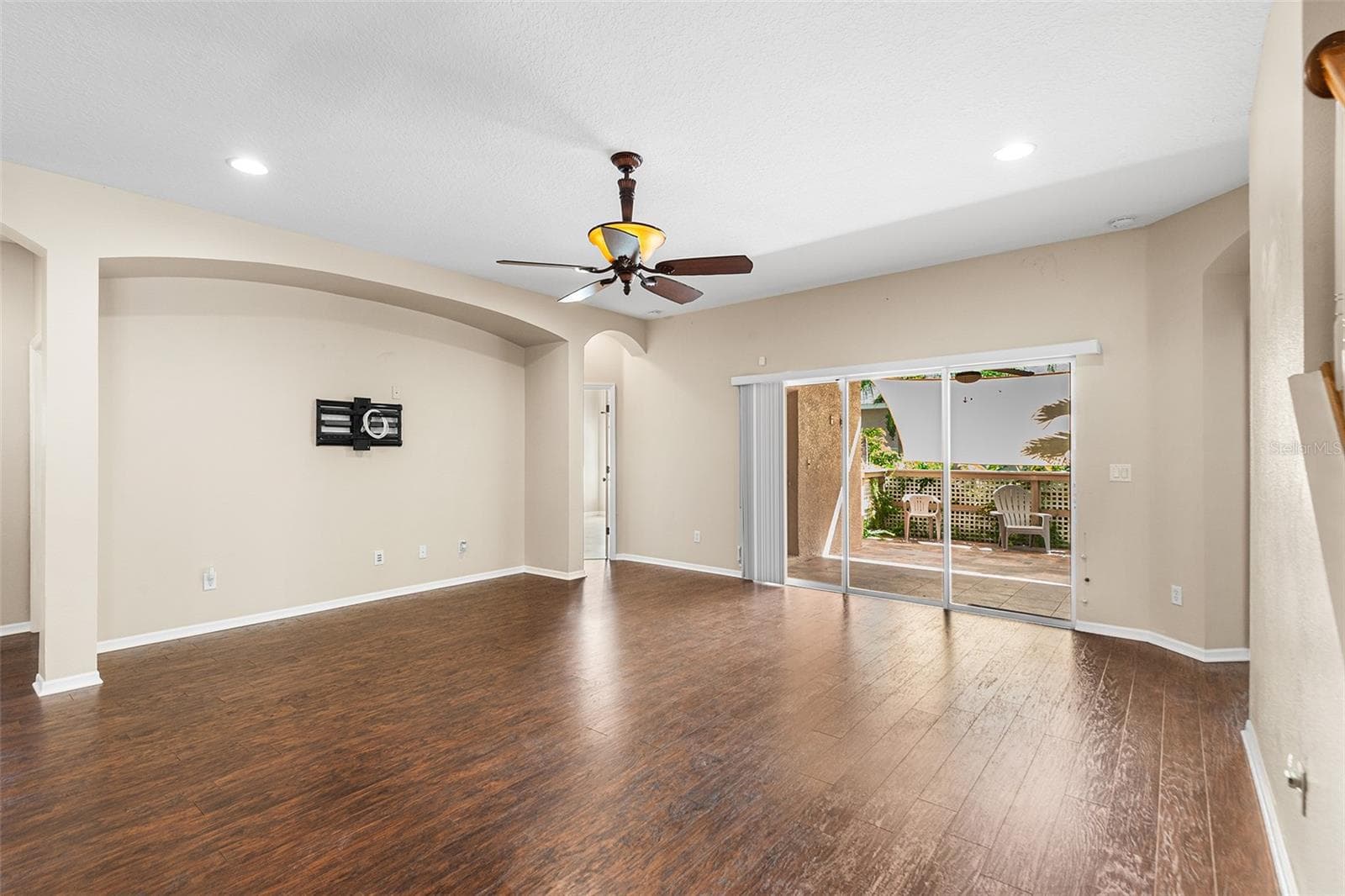Single Family Residence at 443 YORK DALE DR, RUSKIN, photo 9 of 33