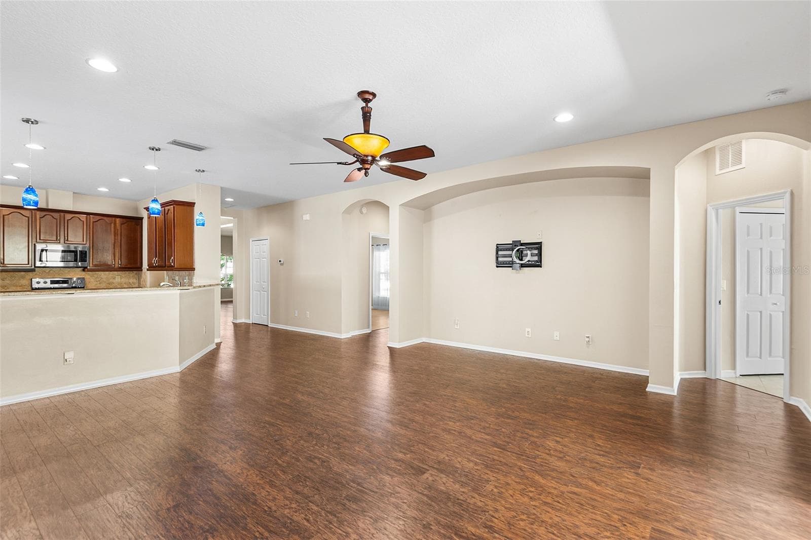 Single Family Residence at 443 YORK DALE DR, RUSKIN, photo 10 of 33