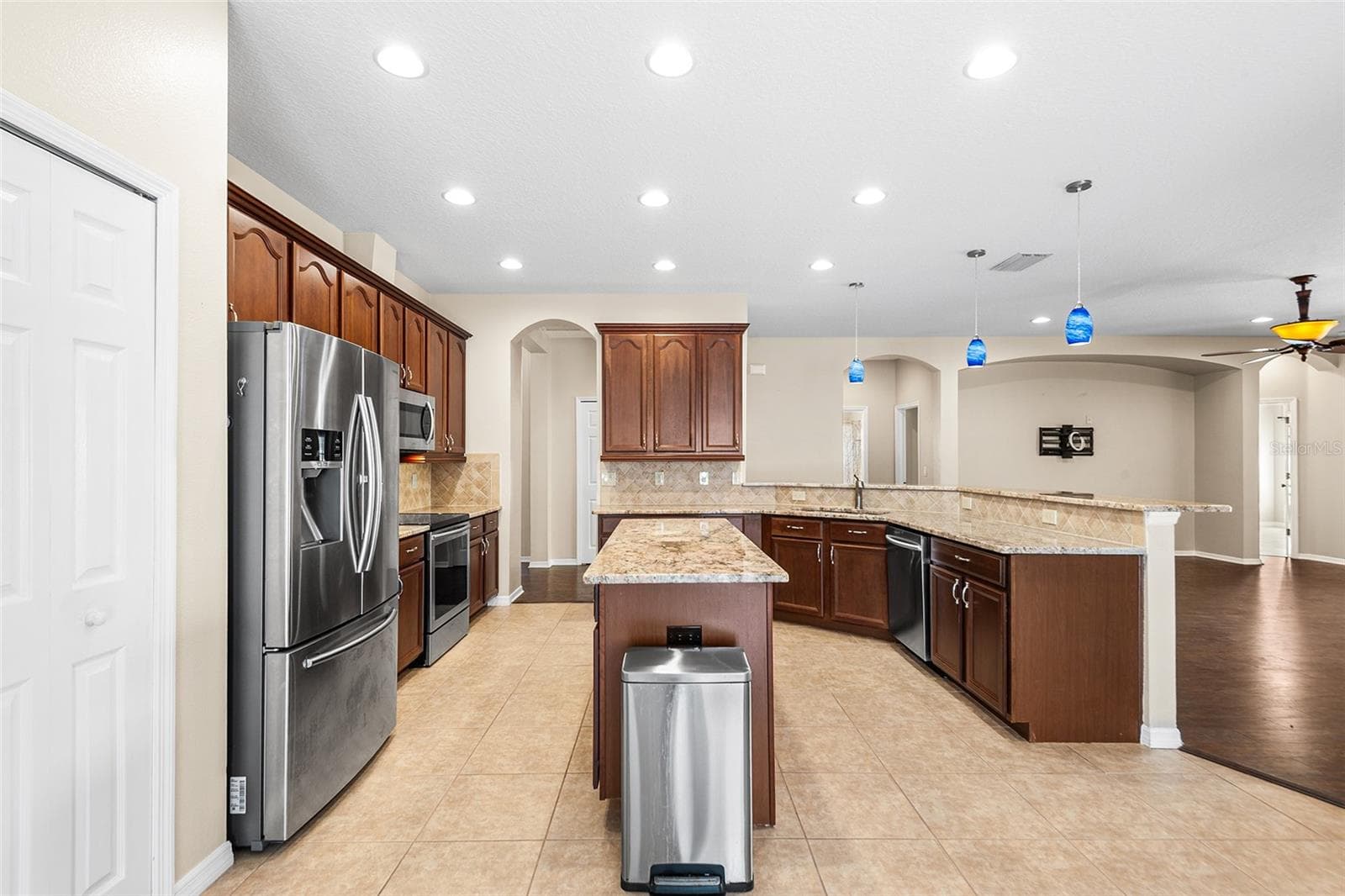 Single Family Residence at 443 YORK DALE DR, RUSKIN, photo 13 of 33