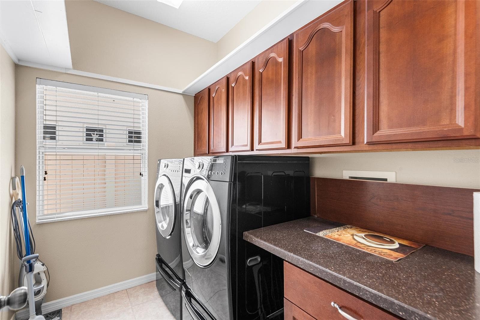 Single Family Residence at 443 YORK DALE DR, RUSKIN, photo 16 of 33