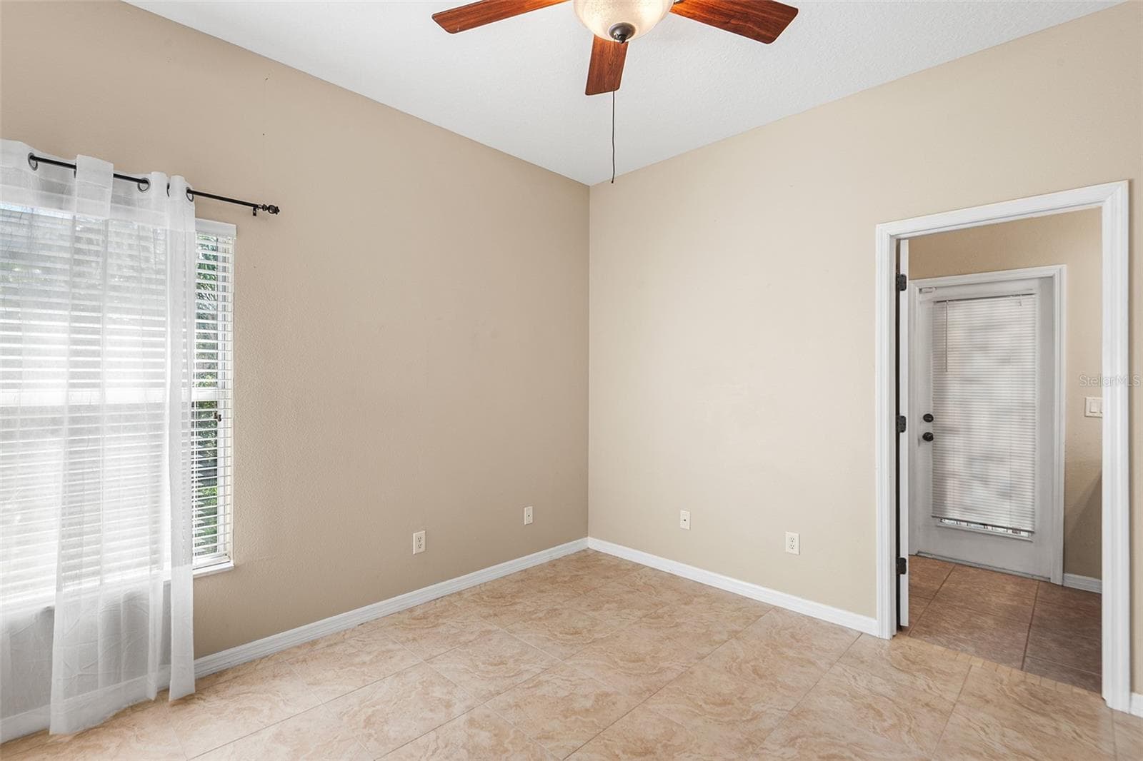 Single Family Residence at 443 YORK DALE DR, RUSKIN, photo 27 of 33