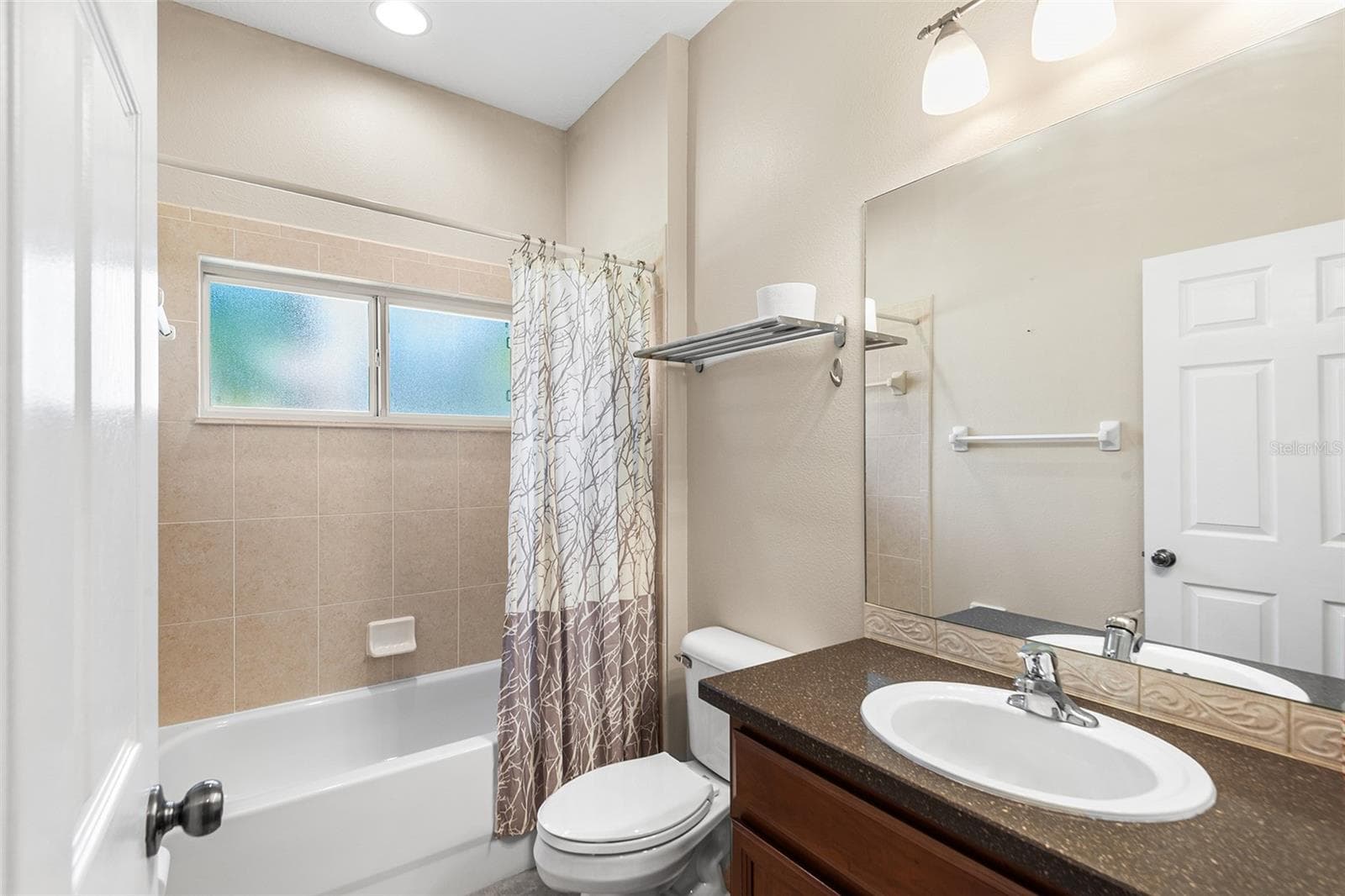Single Family Residence at 443 YORK DALE DR, RUSKIN, photo 28 of 33