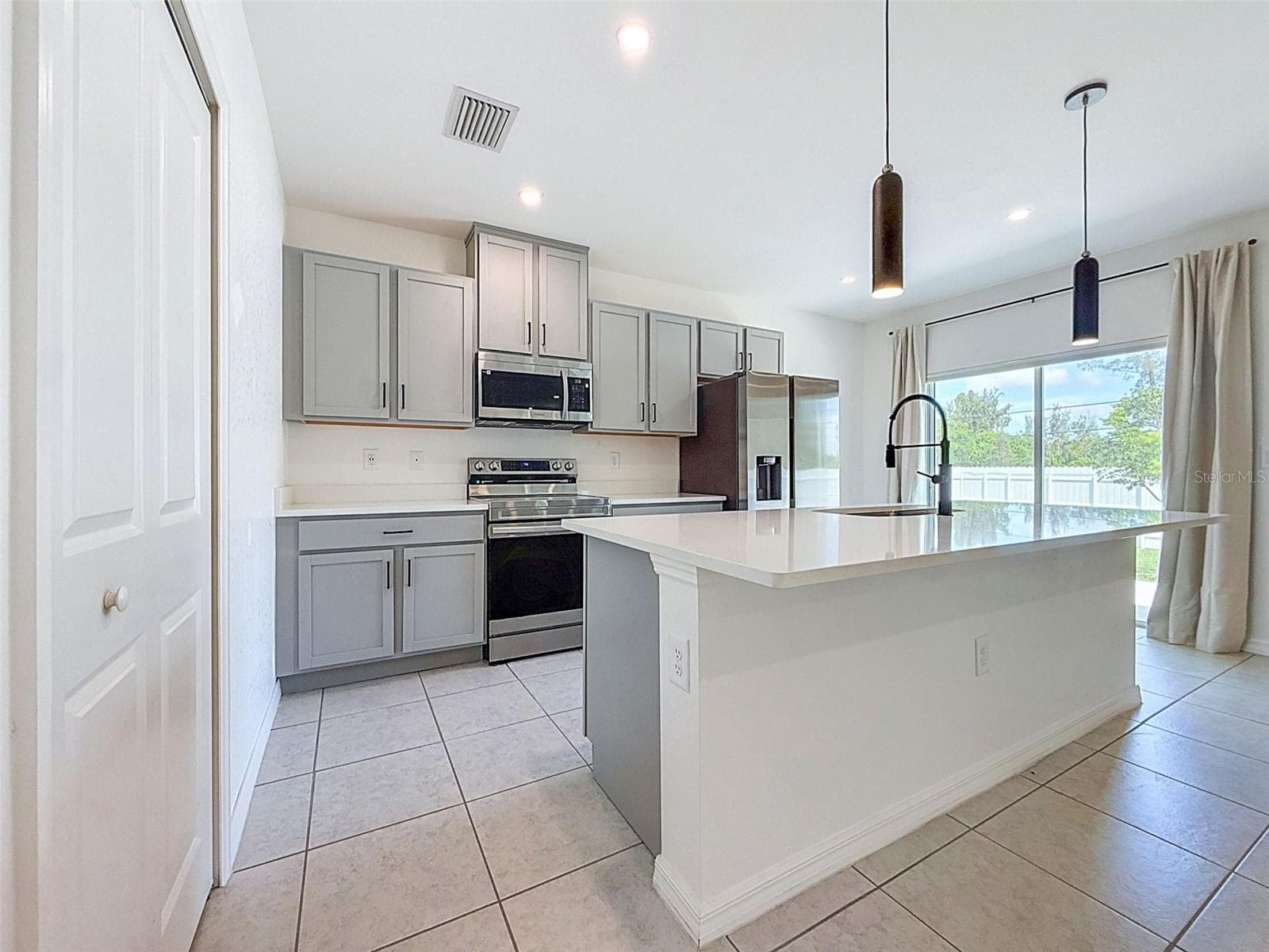 Single Family Residence at 805 WHISPERING PINES RD, CAPE CORAL, photo 16 of 74