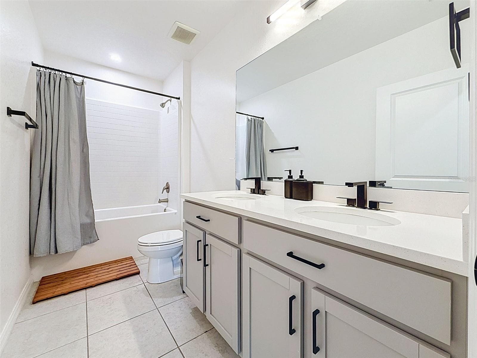 Single Family Residence at 805 WHISPERING PINES RD, CAPE CORAL, photo 25 of 74