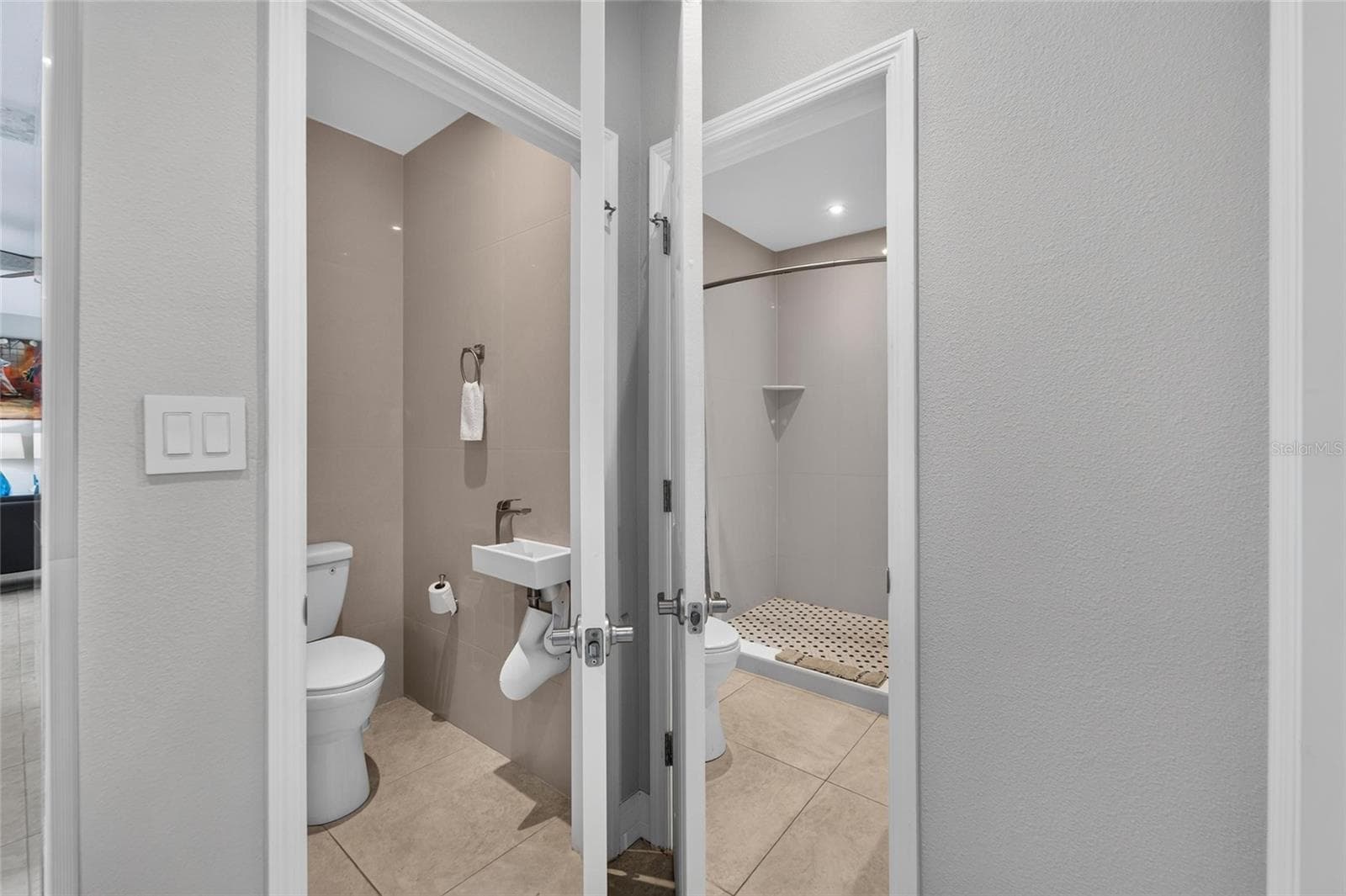 Unit E-Split bathroom - 1236 13TH ST, SARASOTA