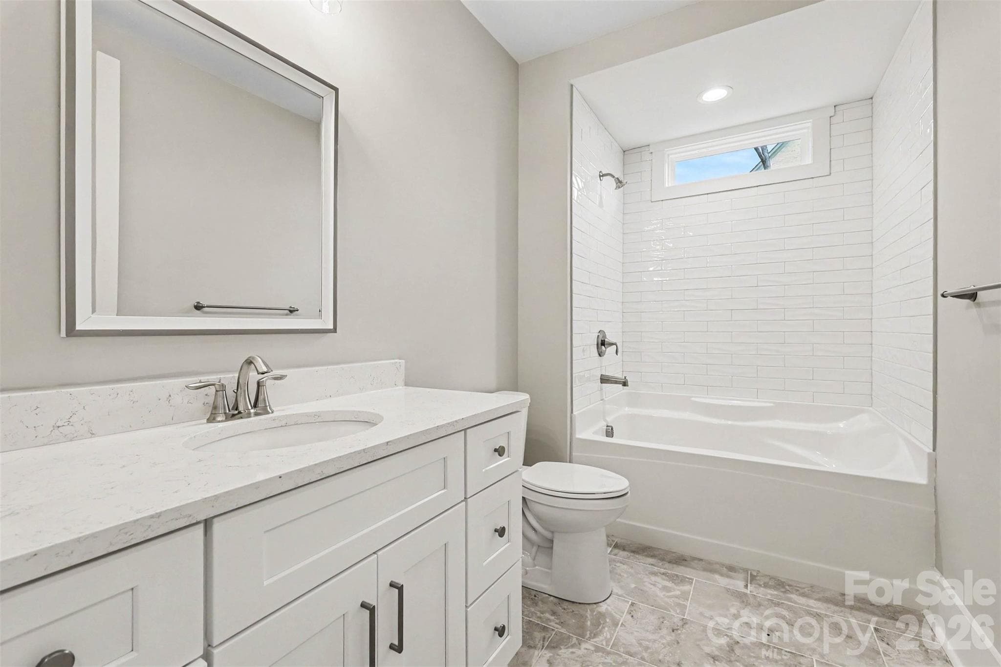 Bath 3 with soaking tub - Rock Hill
