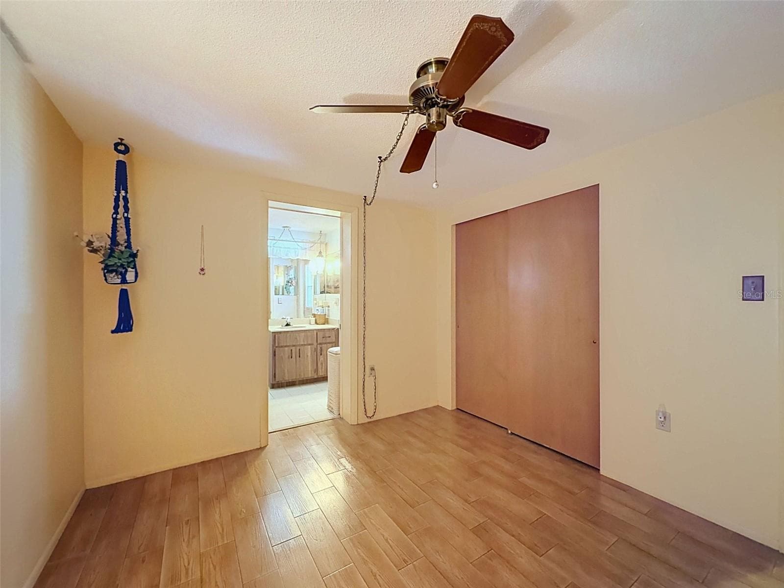Single Family Residence at 9916 LAKE CHRISE LN, PORT RICHEY, photo 13 of 25