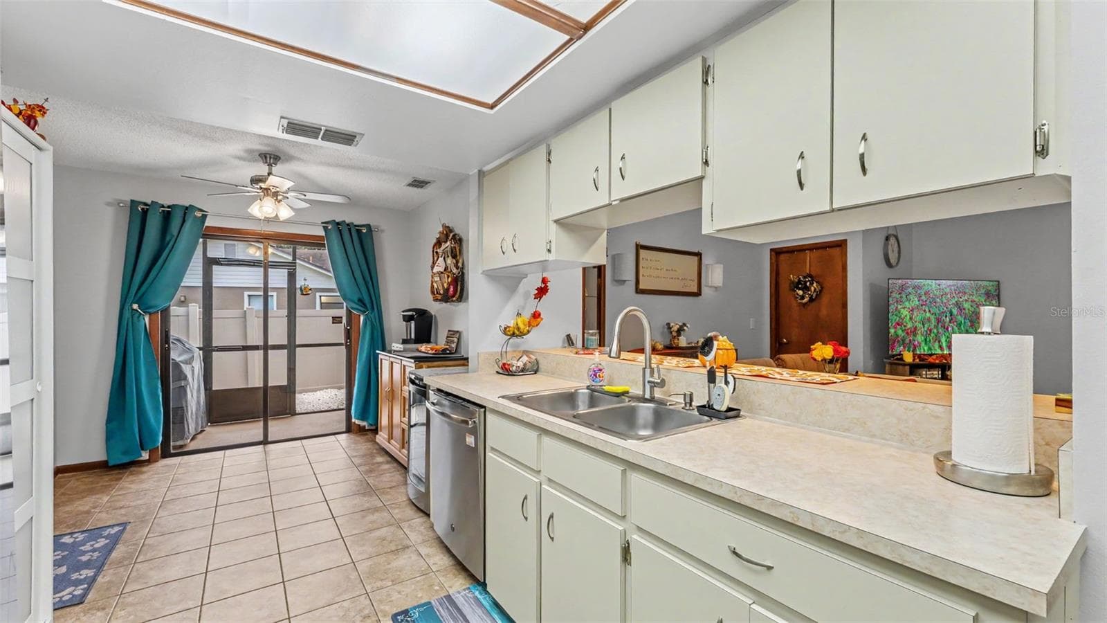 Single Family Residence at 6352 BUTTERNUT DR, LAKELAND, photo 12 of 54