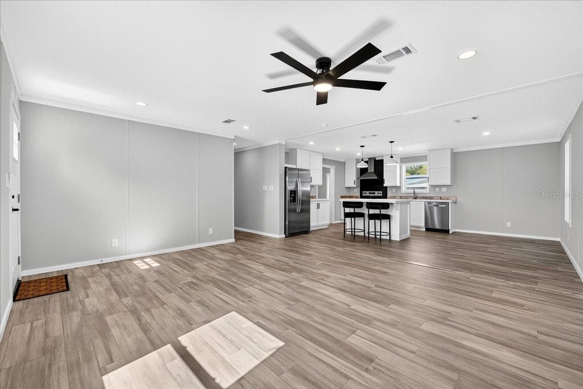 Manufactured Home at 2207 HIALEAH AVE, LEESBURG, photo 8 of 28