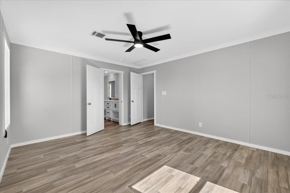 Manufactured Home at 2207 HIALEAH AVE, LEESBURG, photo 16 of 28