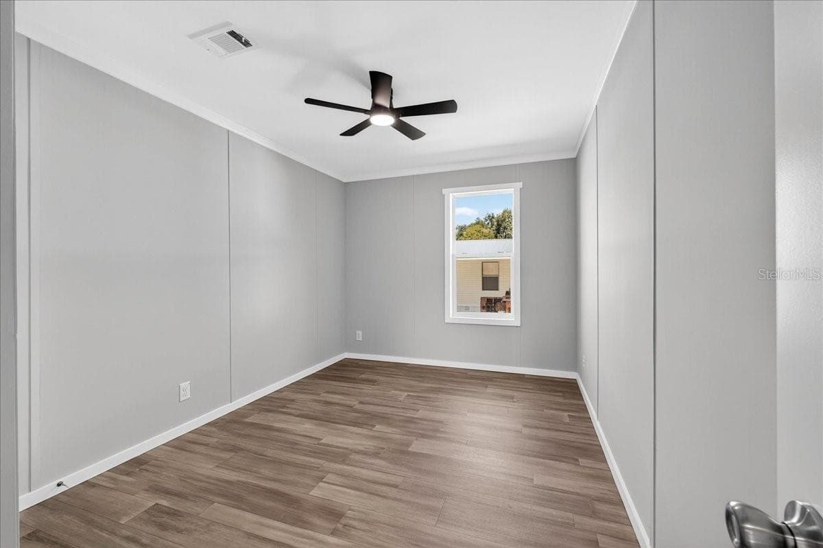 Manufactured Home at 2207 HIALEAH AVE, LEESBURG, photo 22 of 28