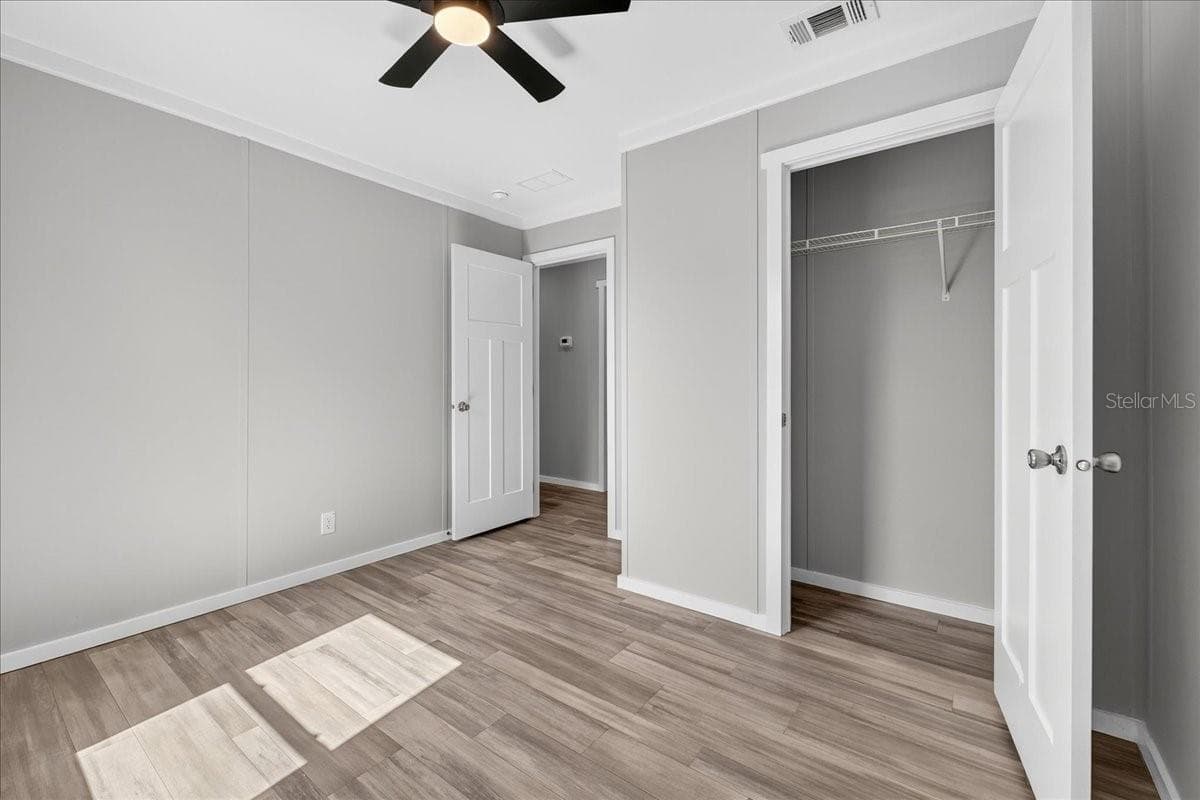 Manufactured Home at 2207 HIALEAH AVE, LEESBURG, photo 25 of 28