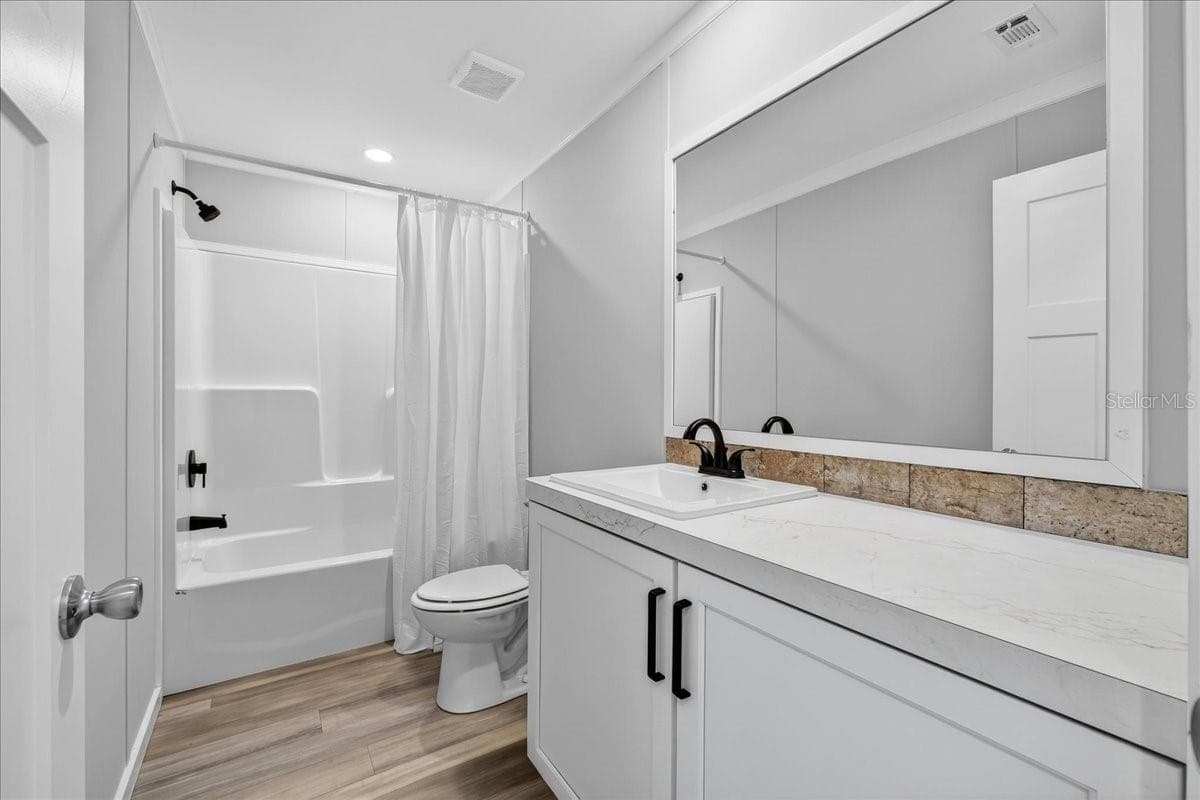 Manufactured Home at 2207 HIALEAH AVE, LEESBURG, photo 27 of 28