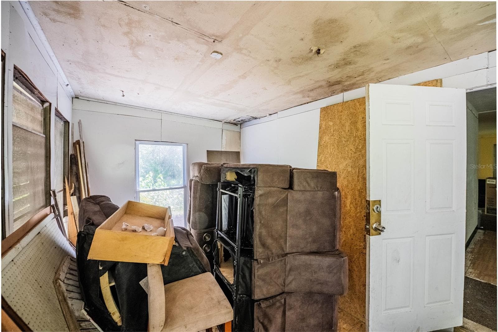 Mobile Home at 3312 LYNN DR, LAKELAND, photo 4 of 28