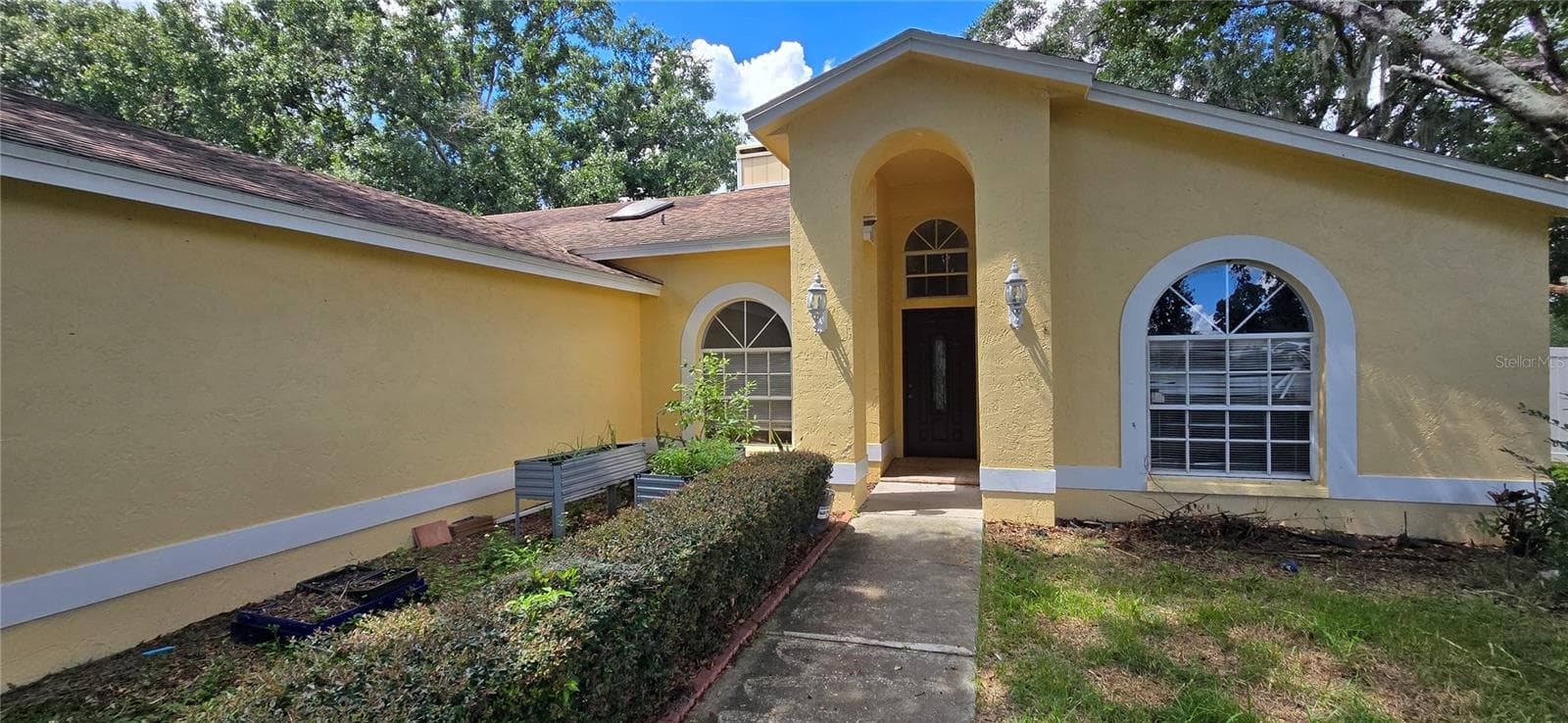 Front 2 - 348 VINEYARD DR, LAKELAND