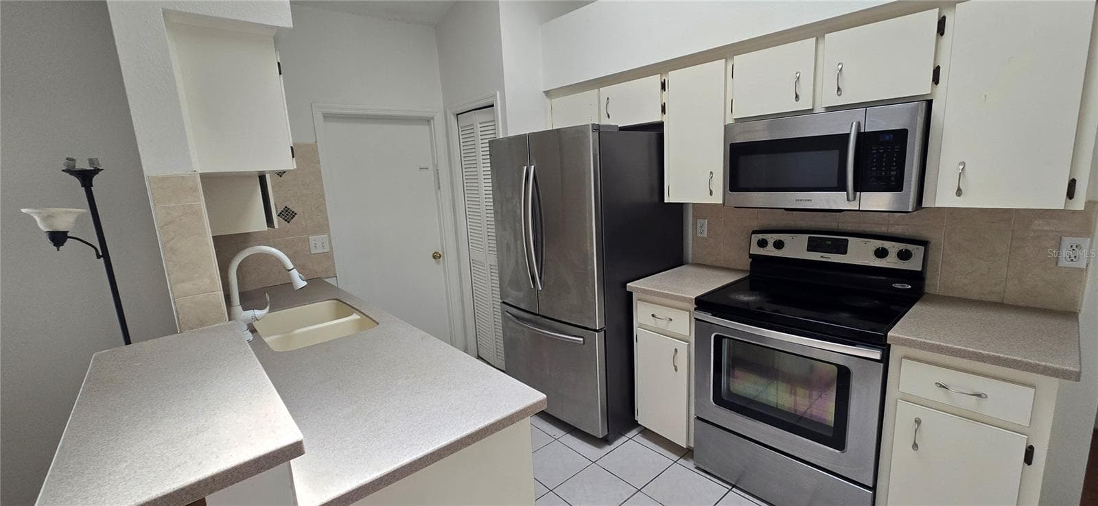 Kitchen - 348 VINEYARD DR, LAKELAND