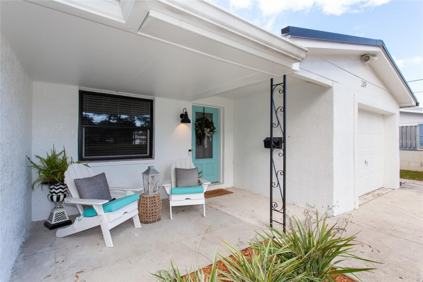 Single Family Residence at 209 TALLAHASSEE DR NE, ST PETERSBURG, photo 4 of 38