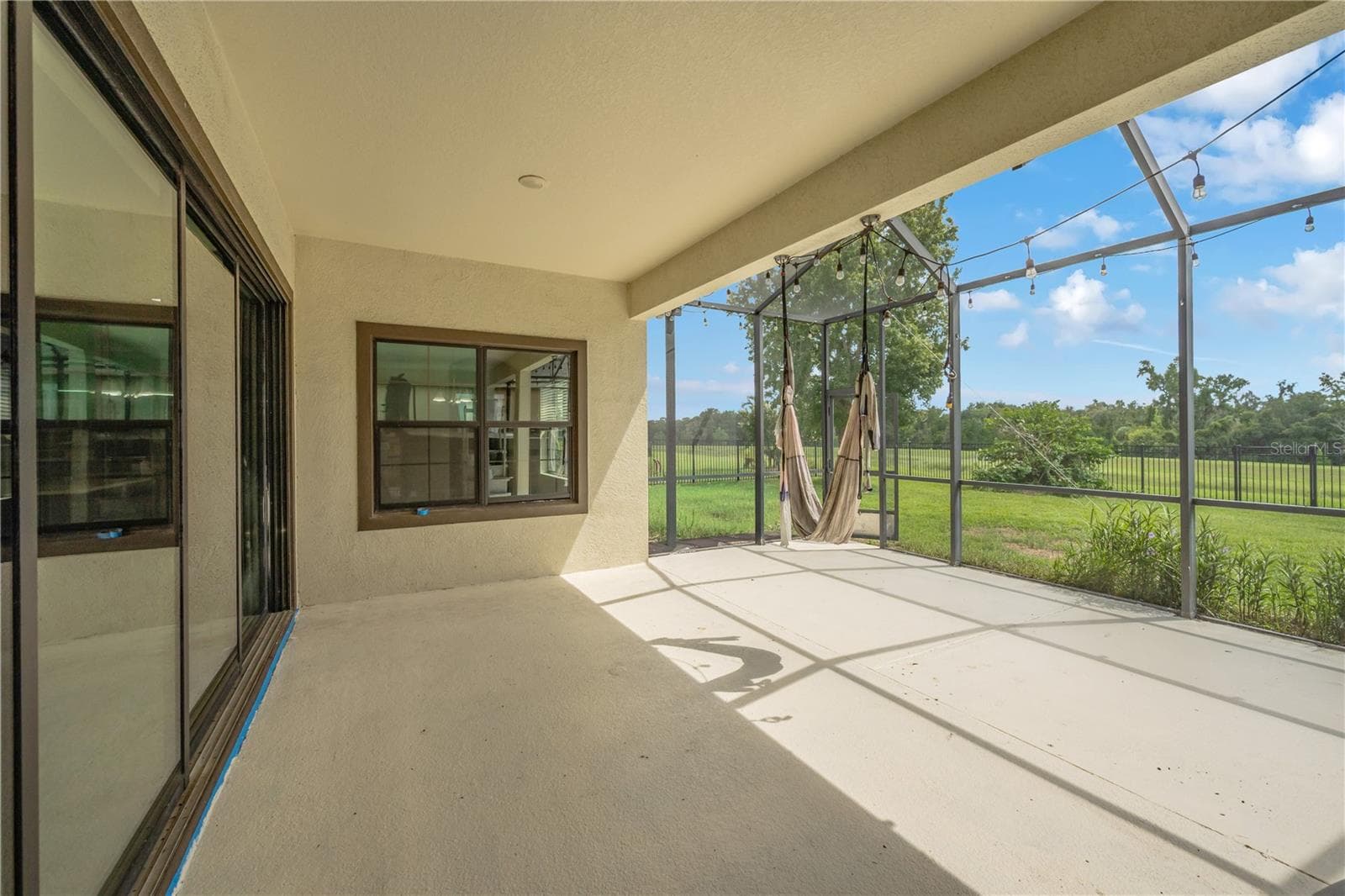 Covered Porch - 5830 WATERCOLOR DR, LITHIA