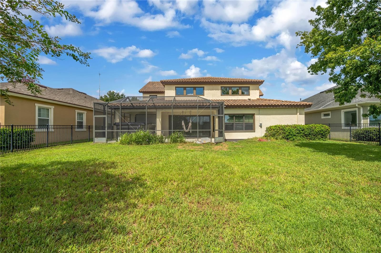 Single Family Residence at 5830 WATERCOLOR DR, LITHIA, photo 36 of 45