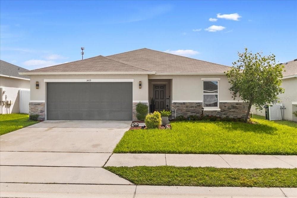 1409 MATTIE POINTE LN