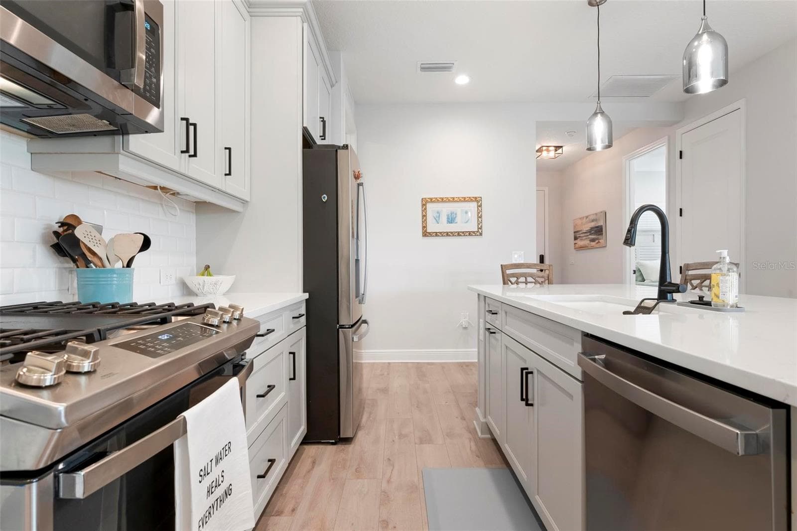 Kitchen - 26886 PAVIN DR, ENGLEWOOD