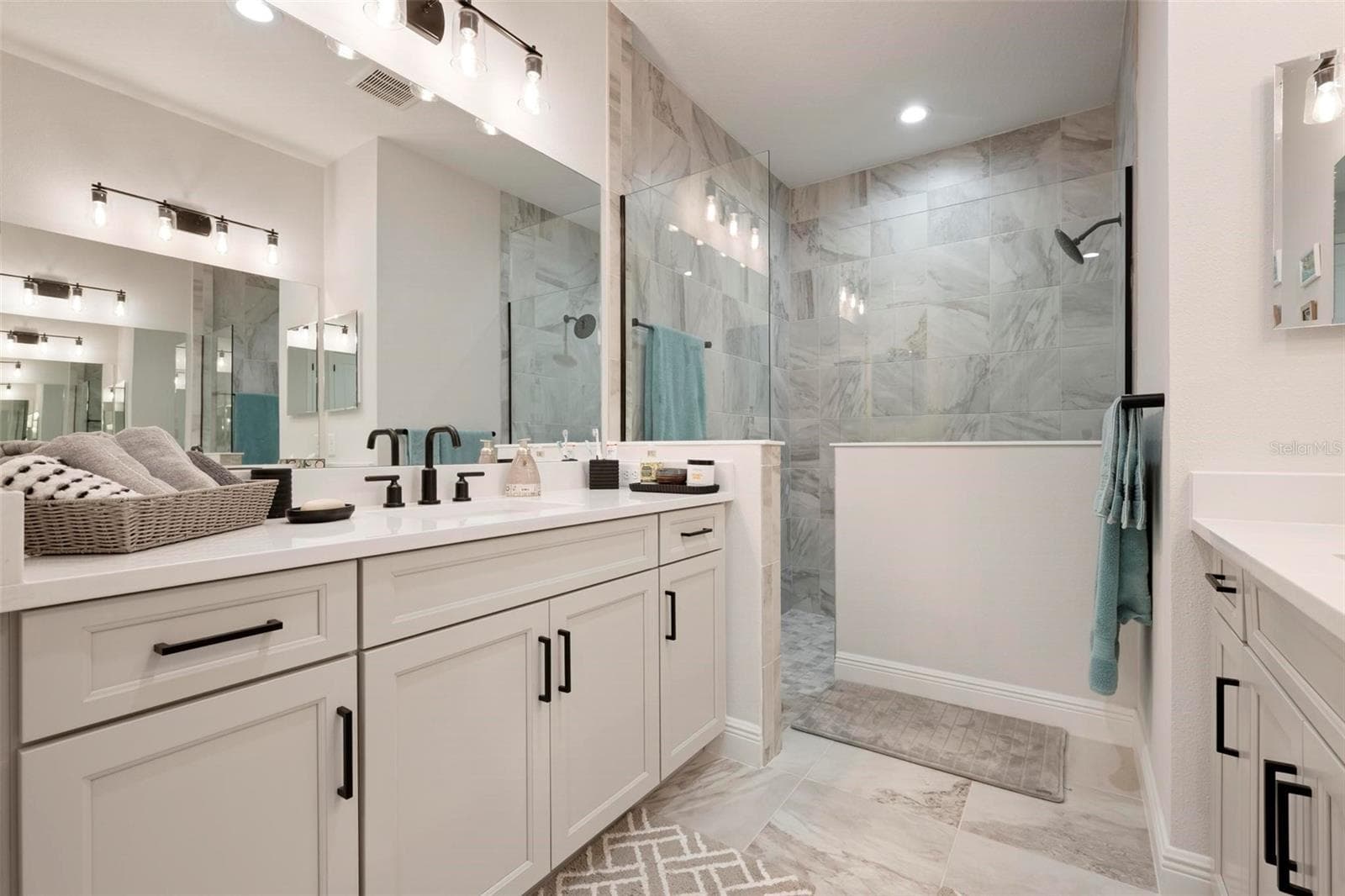 Primary Bathroom - 26886 PAVIN DR, ENGLEWOOD