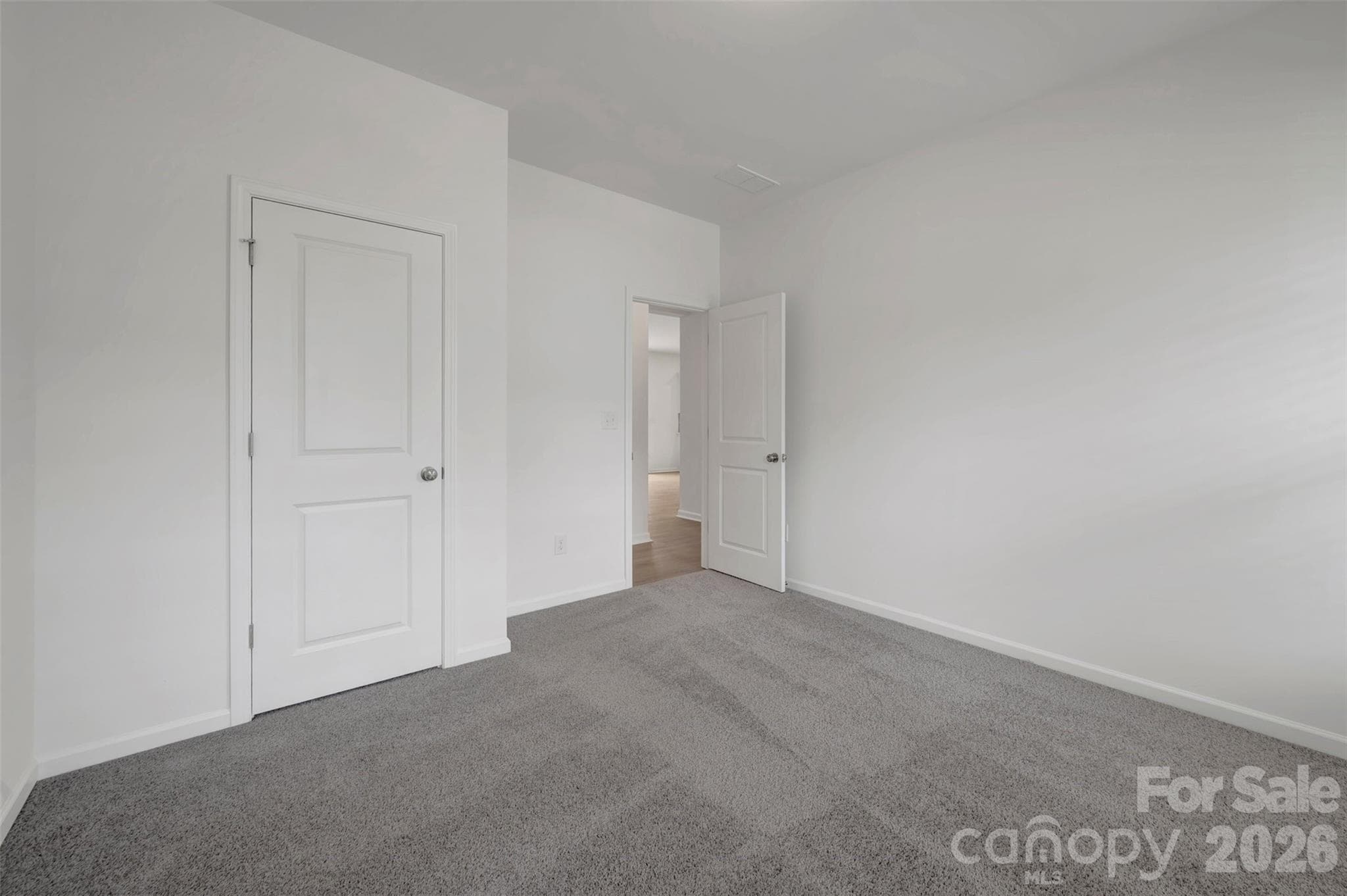 First floor bedroom - Monroe