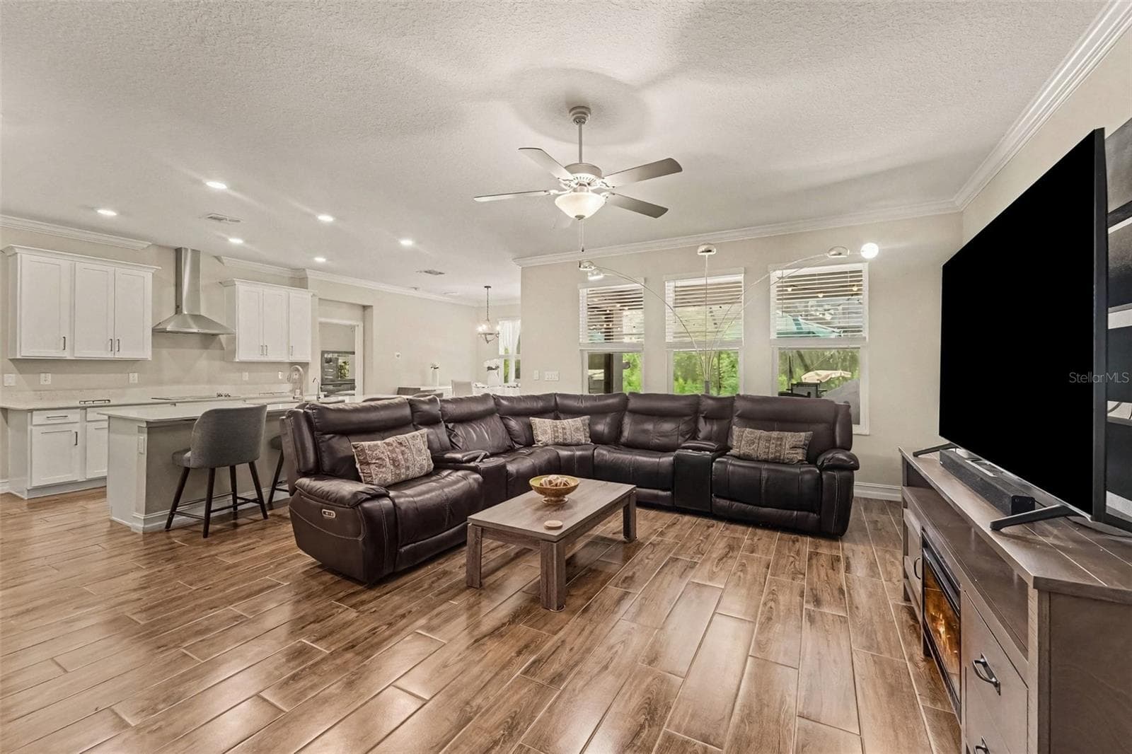 Single Family Residence at 21590 VIOLET PERIWINKLE DR, LAND O LAKES, photo 2 of 50