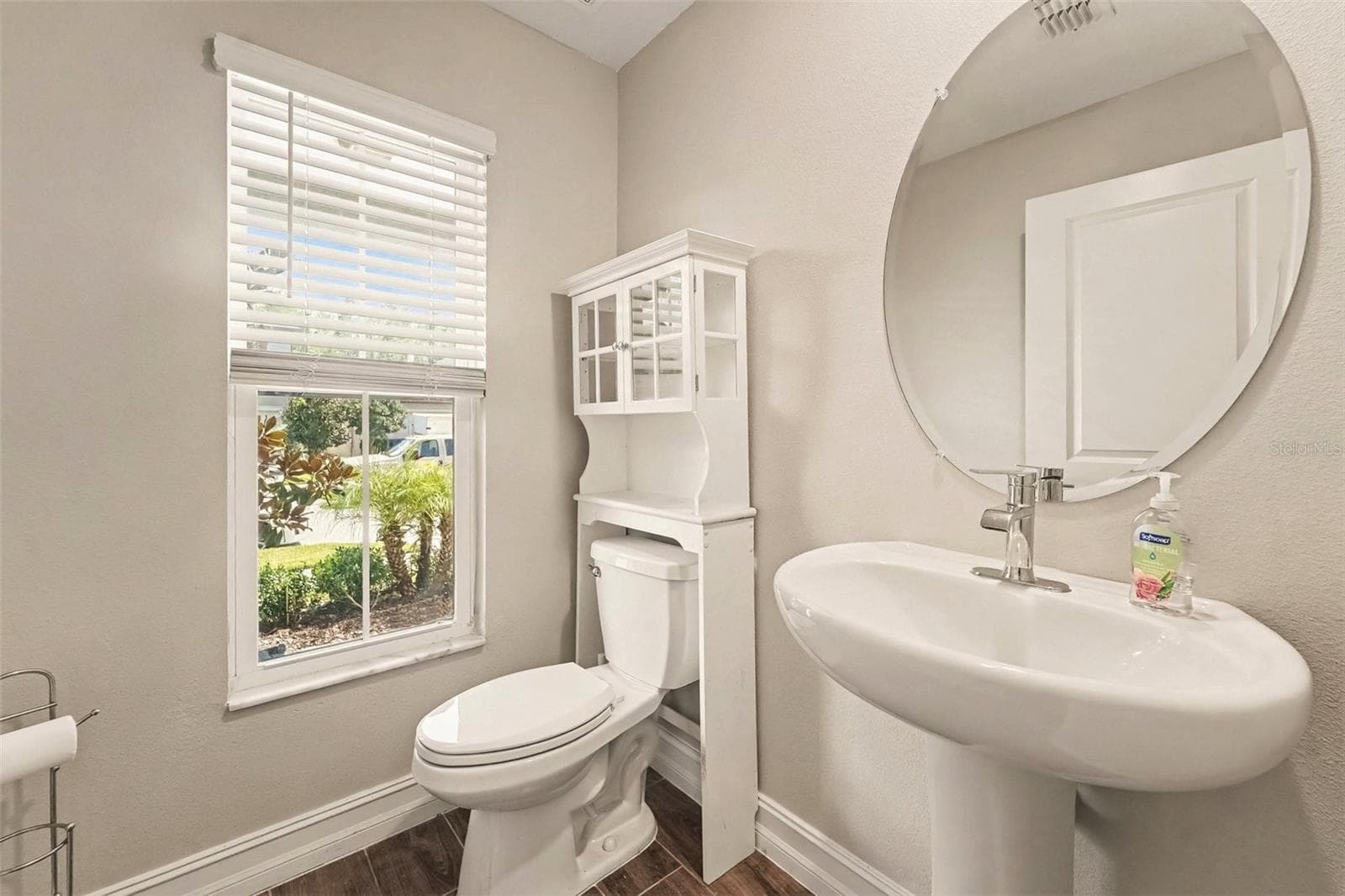 Single Family Residence at 21590 VIOLET PERIWINKLE DR, LAND O LAKES, photo 18 of 50