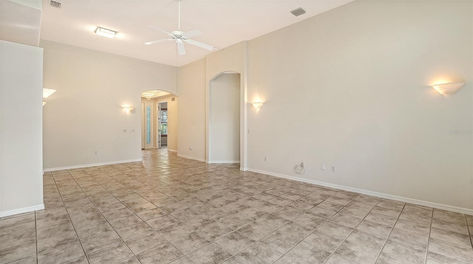 Dining area in great room. - 342 MELROSE CT, VENICE