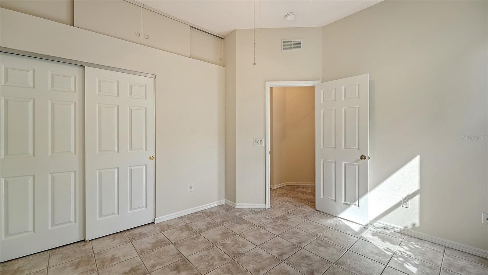 Guest bedroom - 342 MELROSE CT, VENICE
