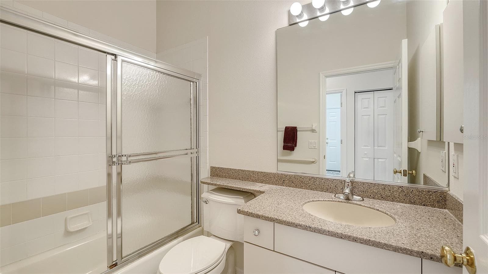 Guest bath - 342 MELROSE CT, VENICE