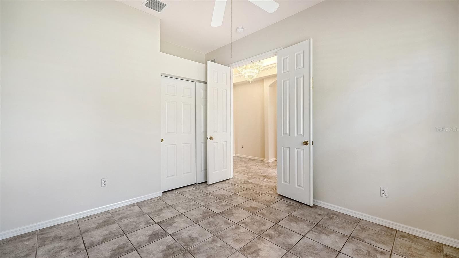 Guest bedroom - 342 MELROSE CT, VENICE