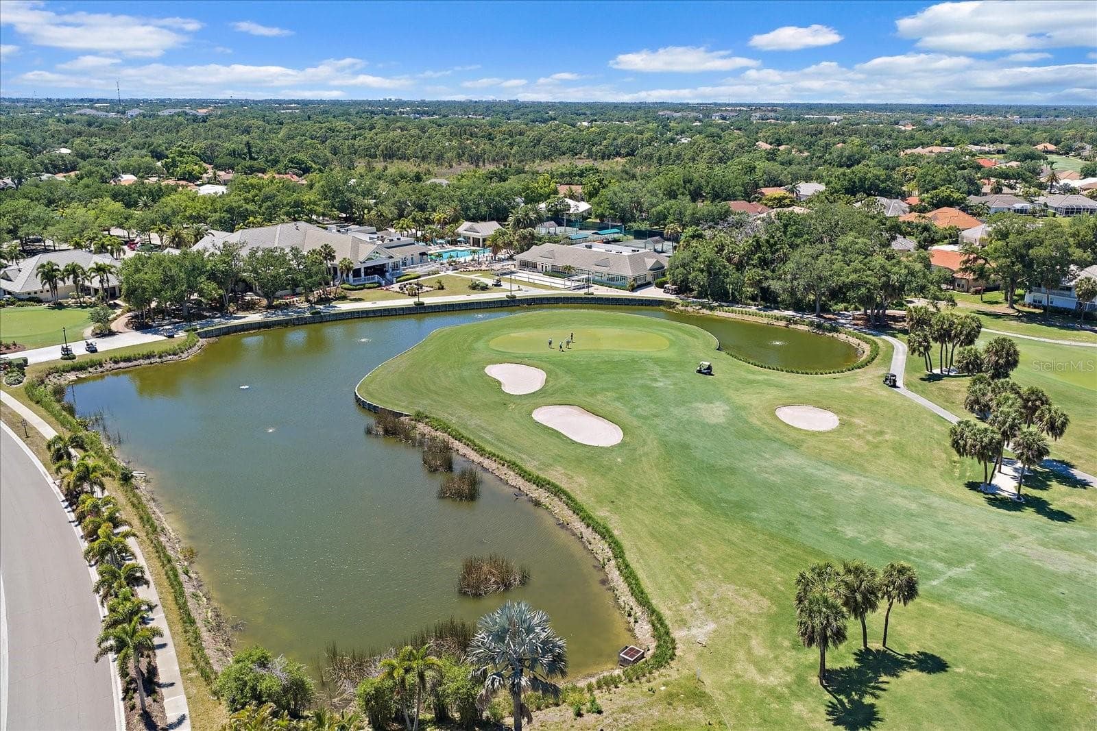 View of 18th green and club complex - 342 MELROSE CT, VENICE