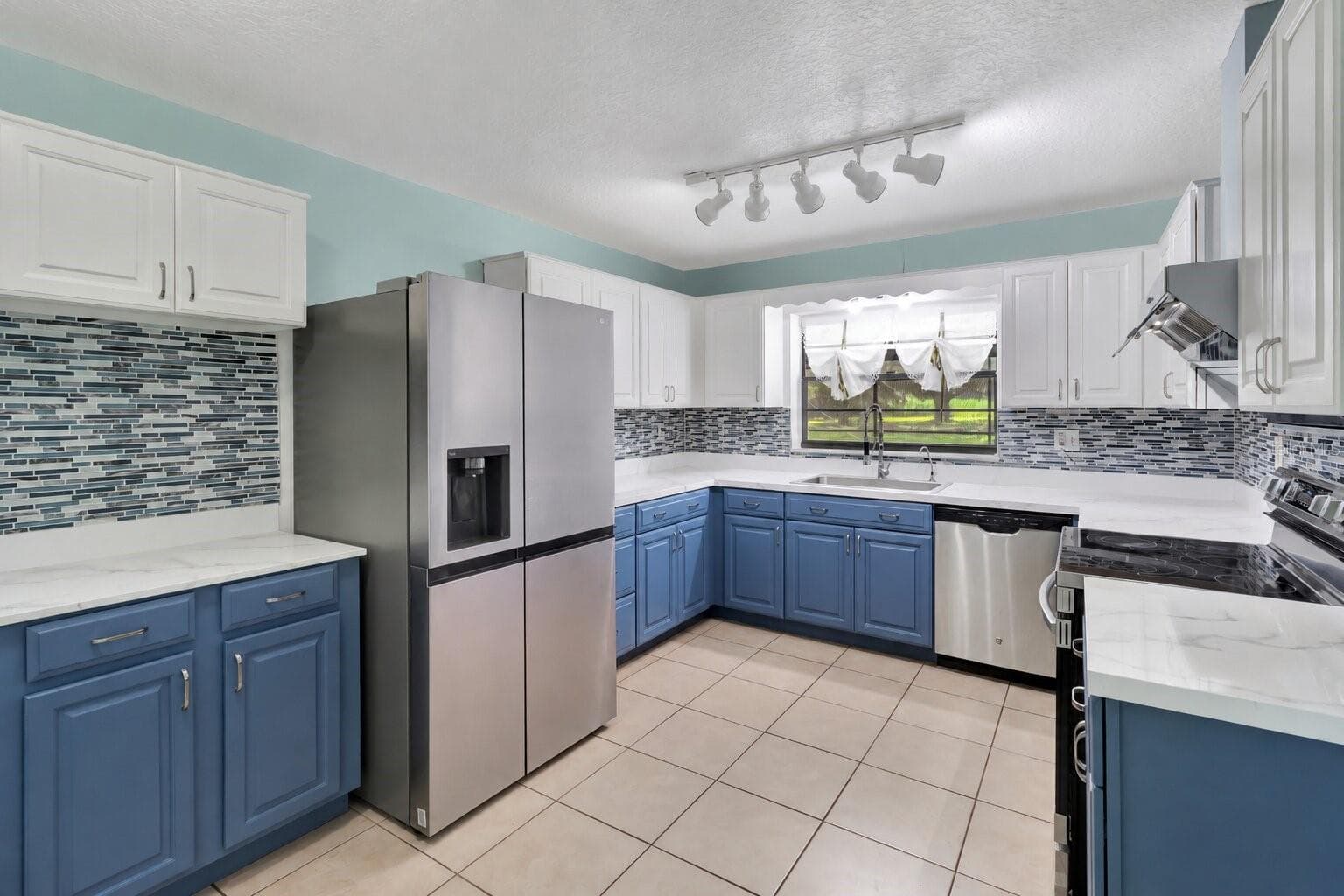 Kitchen - 3380 BLOSSOM ST, KISSIMMEE