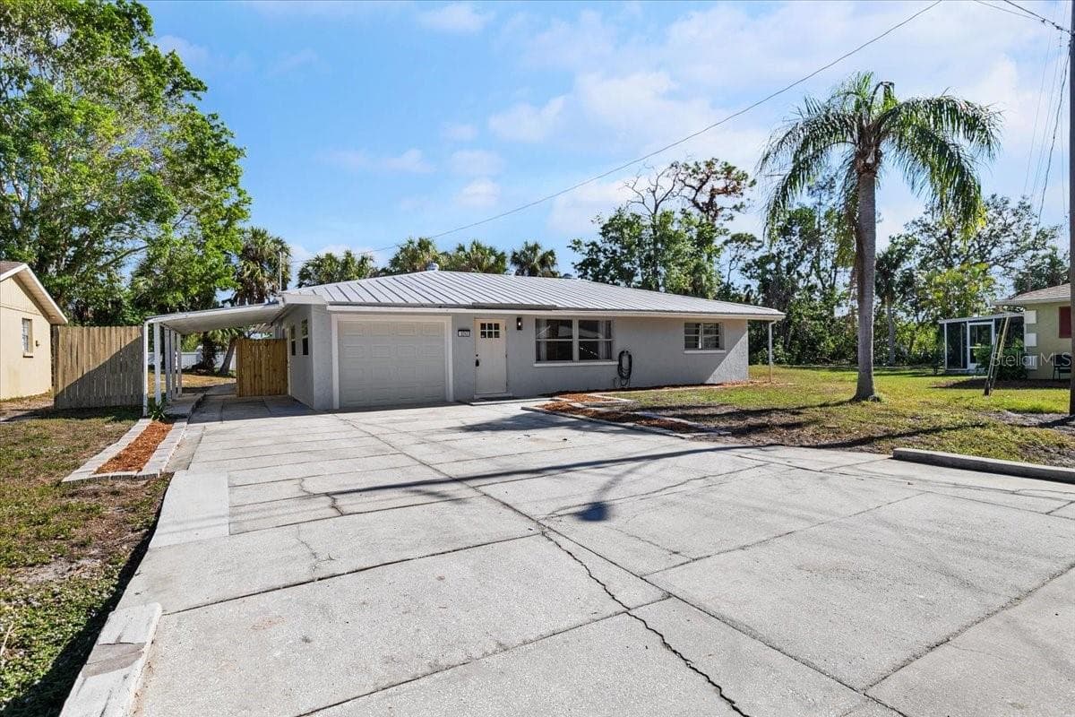 Single Family Residence at 6243 CARLTON AVE, SARASOTA, photo 2 of 34