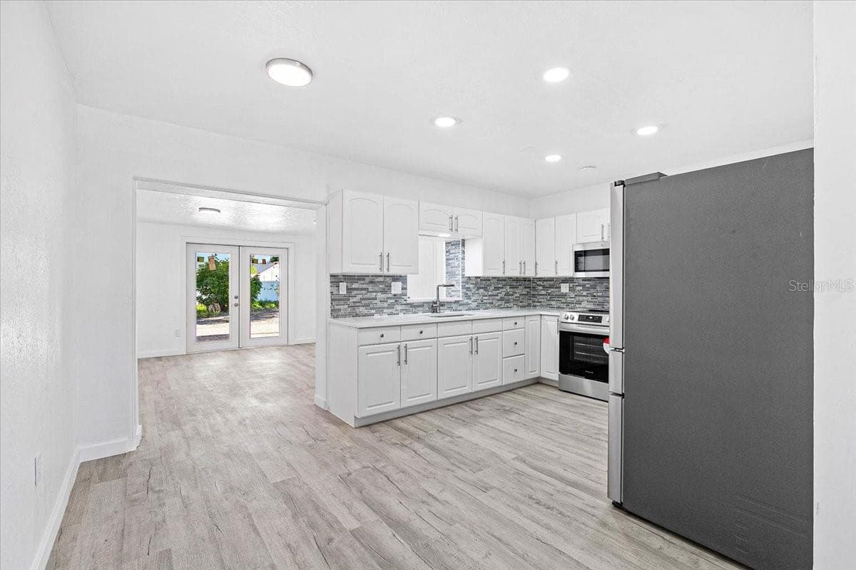 Single Family Residence at 6243 CARLTON AVE, SARASOTA, photo 11 of 34