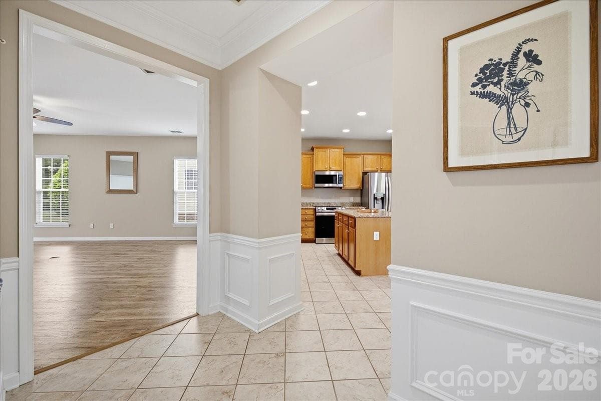 Single Family Residence at 26407 Sandpiper Court, Indian Land, photo 9 of 48