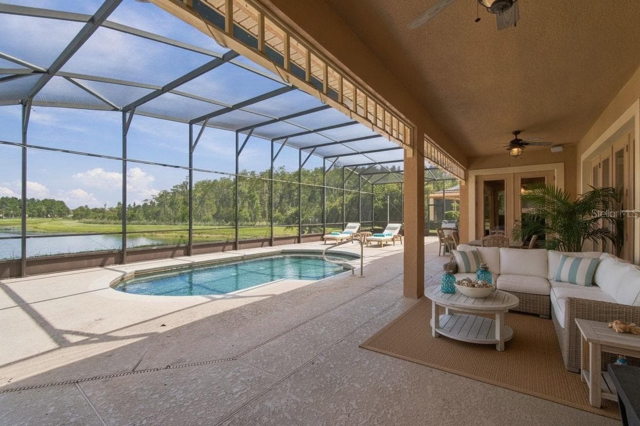 Large covered and screened lanai - 148 RANCHO MIRAGE DR, POINCIANA