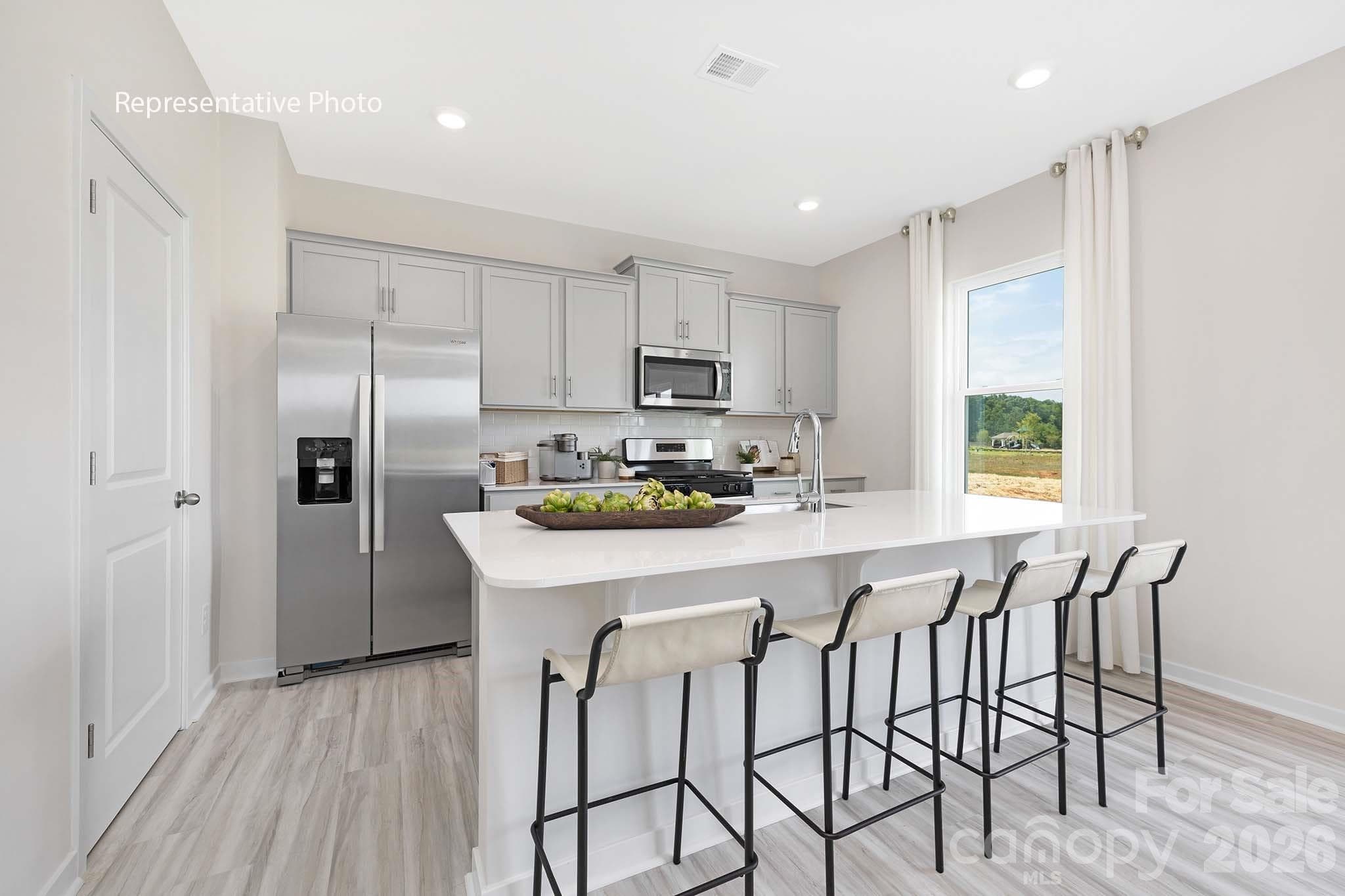 Single Family Residence at 523 Brinkley Drive, Kings Mountain, photo 5 of 22