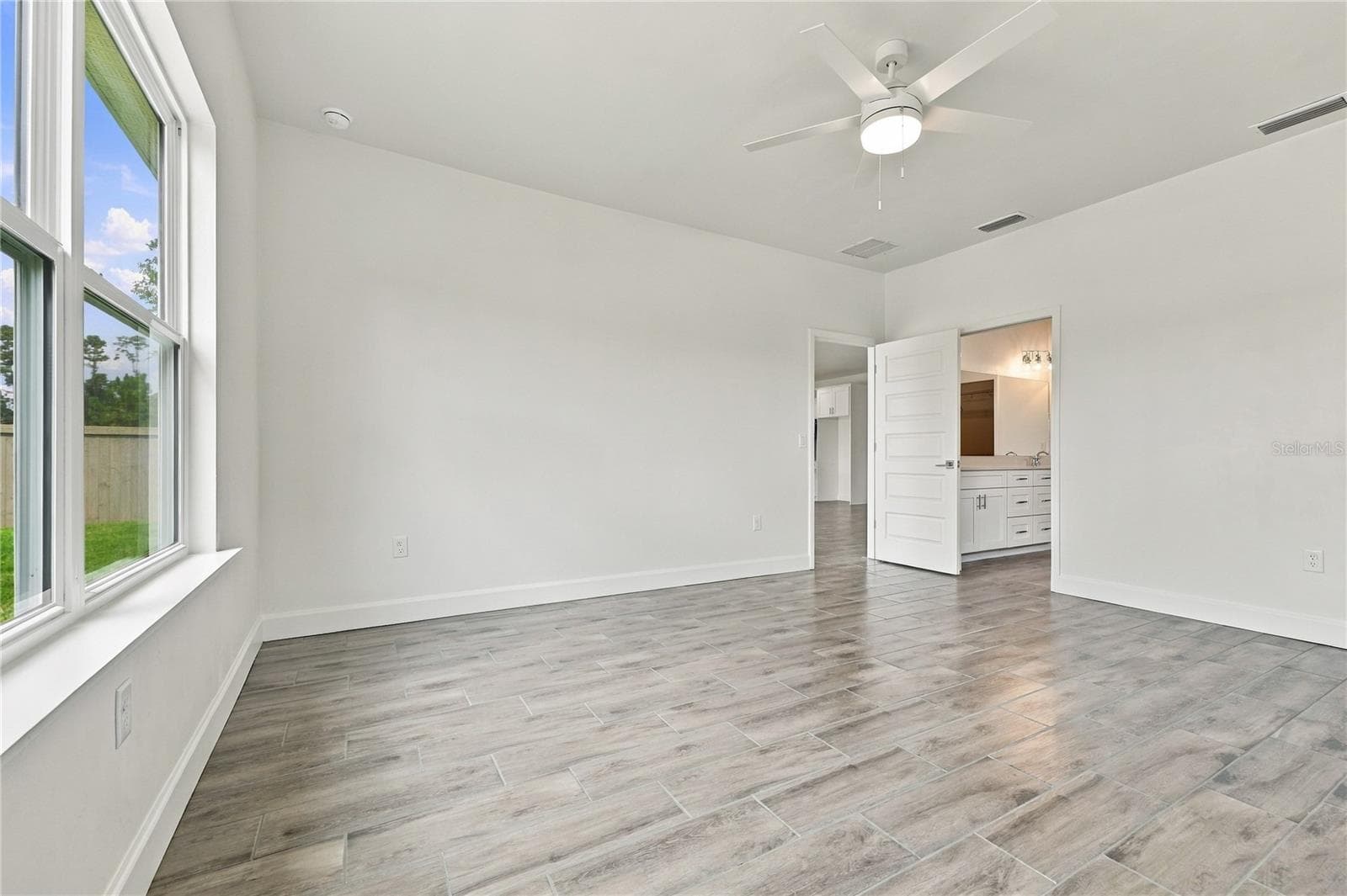 Single Family Residence at 1086 SW 67TH WAY, GAINESVILLE, photo 7 of 33