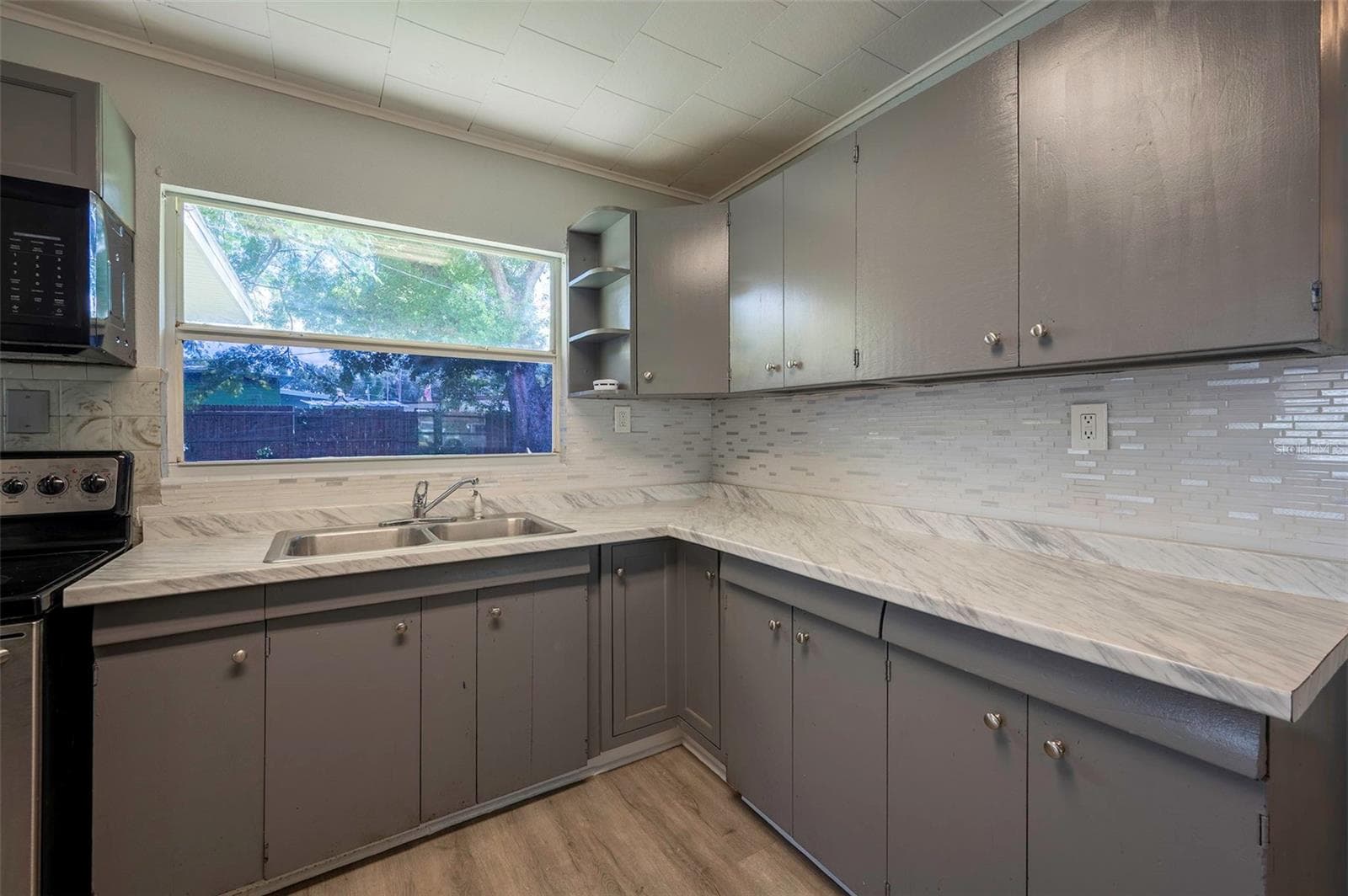 5136 STUDIO DR