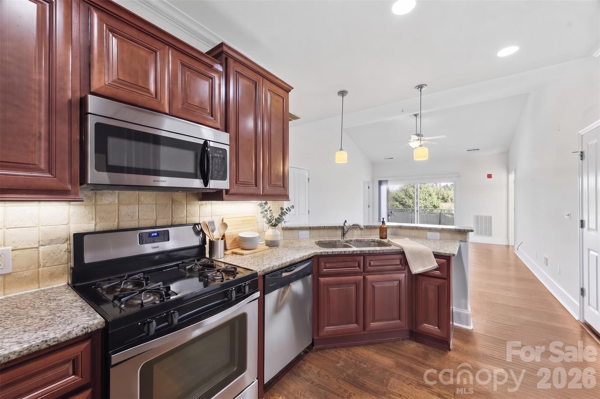 Condominium at 6605 Central Pacific Avenue, Charlotte, photo 9 of 29