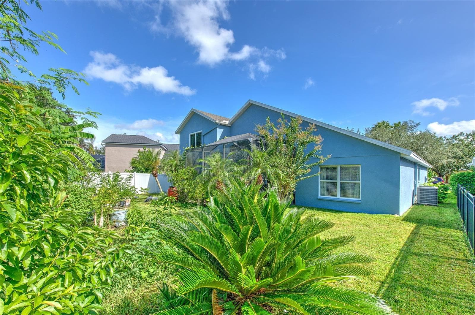 Single Family Residence at 5847 HERONRISE CRESCENT DR, LITHIA, photo 27 of 31
