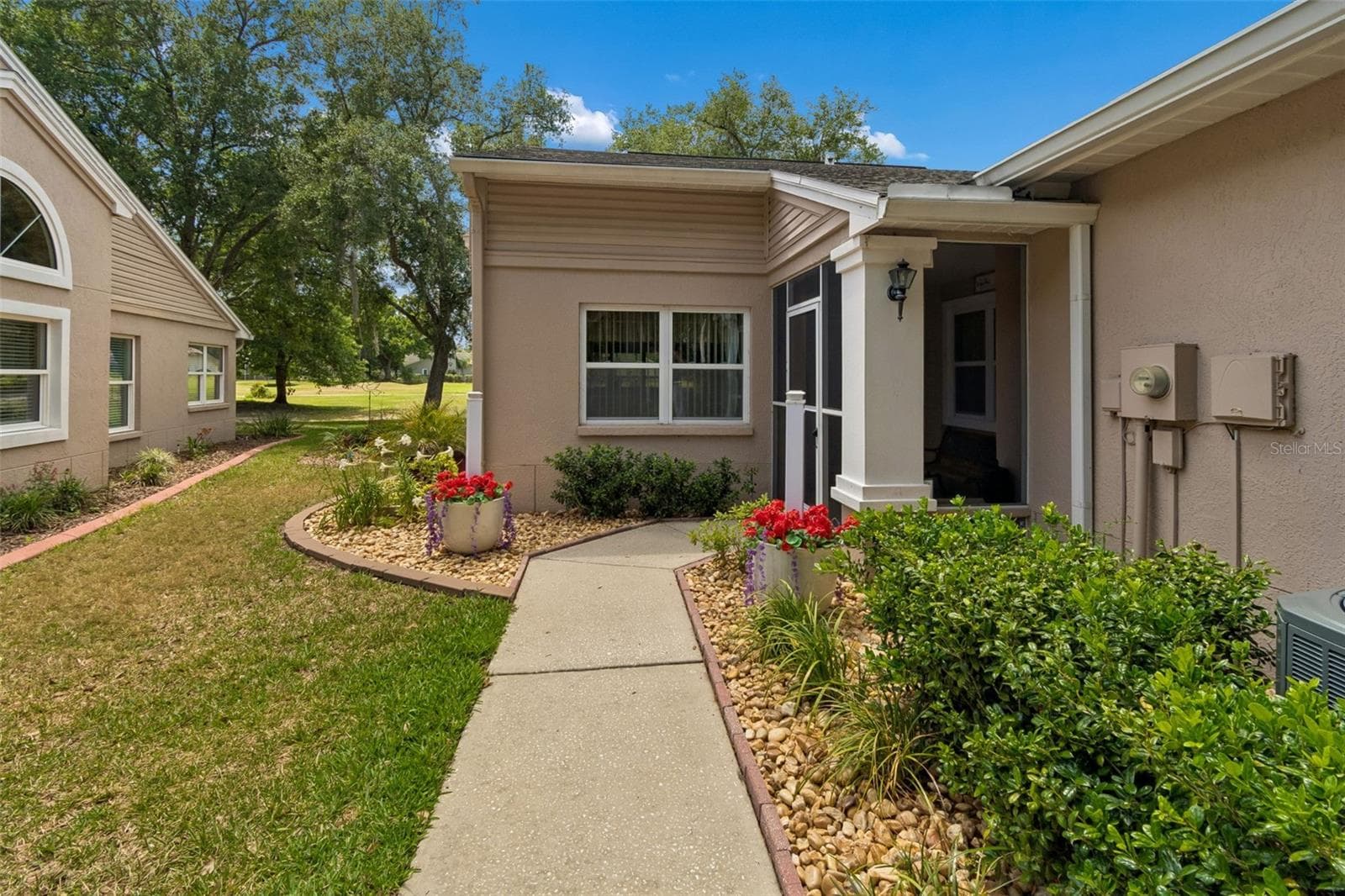 Enclosed porch - 5213 LOCHMEAD TER, ZEPHYRHILLS